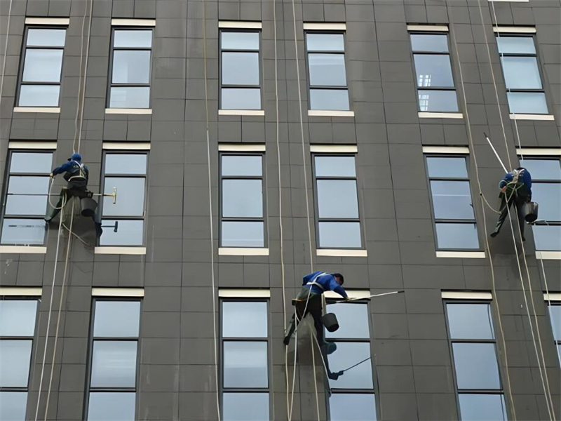 幕墻加固施工現場